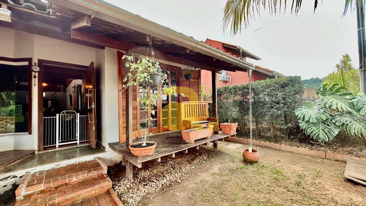 Casa à venda com 3 quartos, 201m² - Foto 3