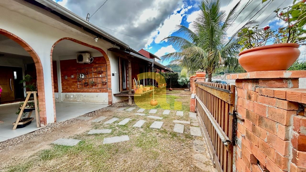 Casa à venda com 3 quartos, 201m² - Foto 5
