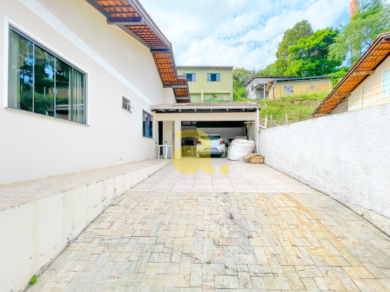 Casa à venda com 4 quartos, 138m² - Foto 3