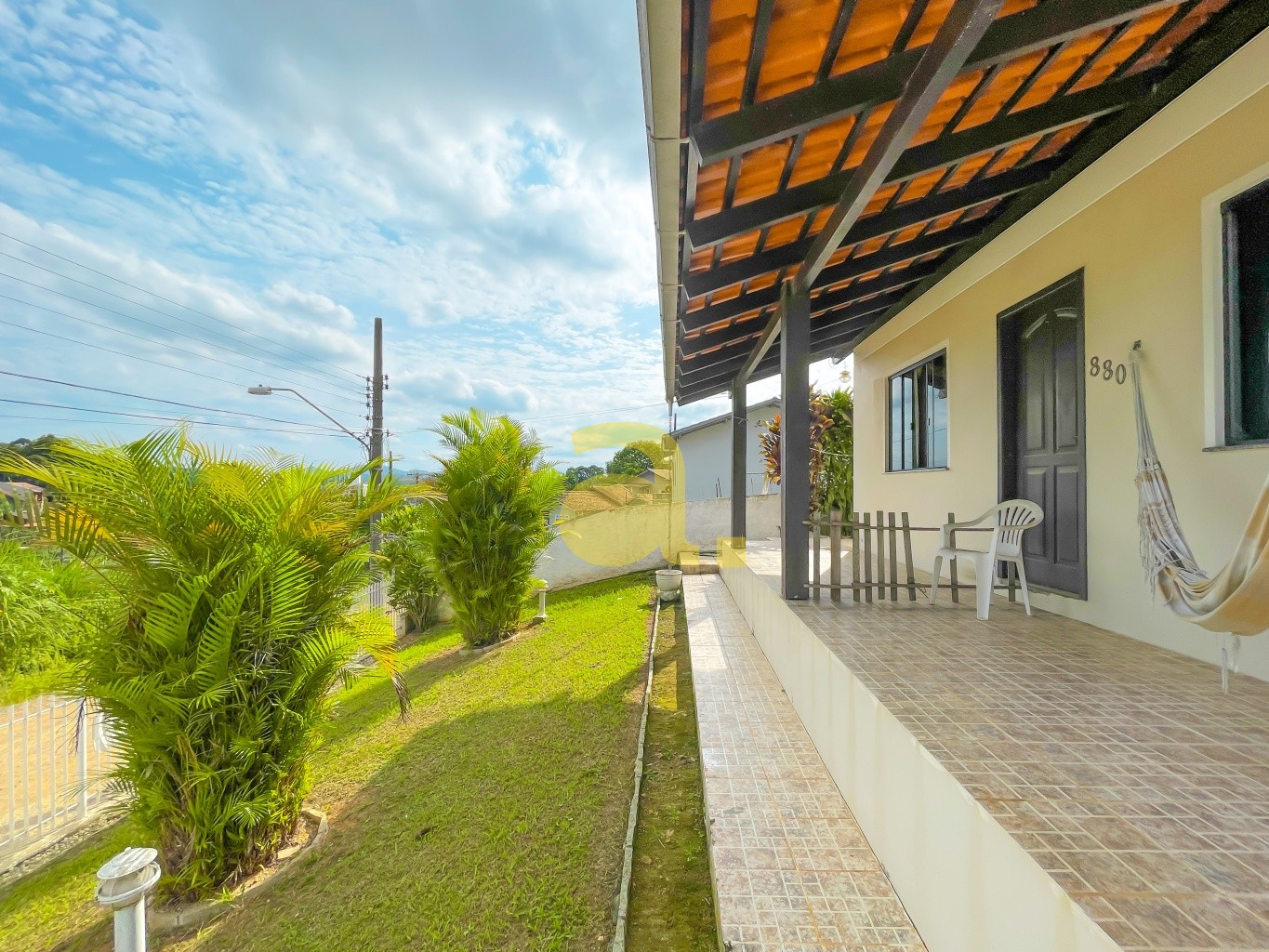 Casa à venda com 4 quartos, 138m² - Foto 2