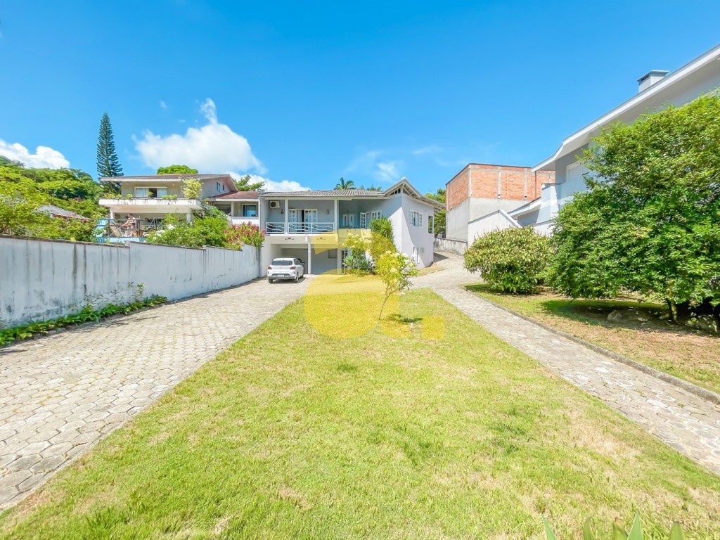 Casa à venda com 4 quartos, 250m² - Foto 4