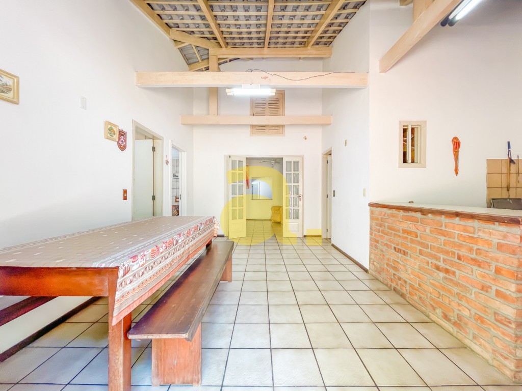 Casa à venda com 4 quartos, 250m² - Foto 14