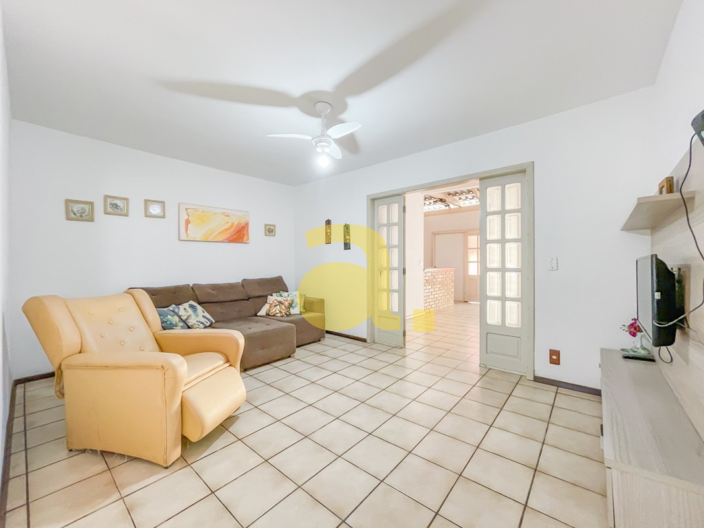Casa à venda com 4 quartos, 250m² - Foto 18