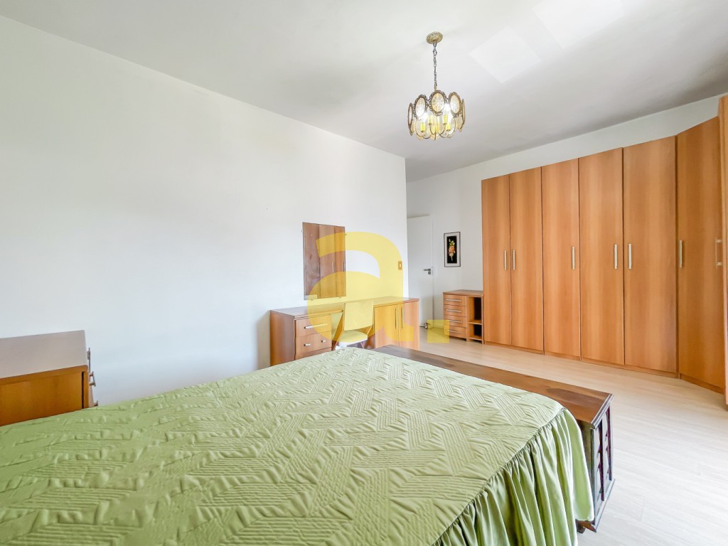 Casa à venda com 4 quartos, 250m² - Foto 25
