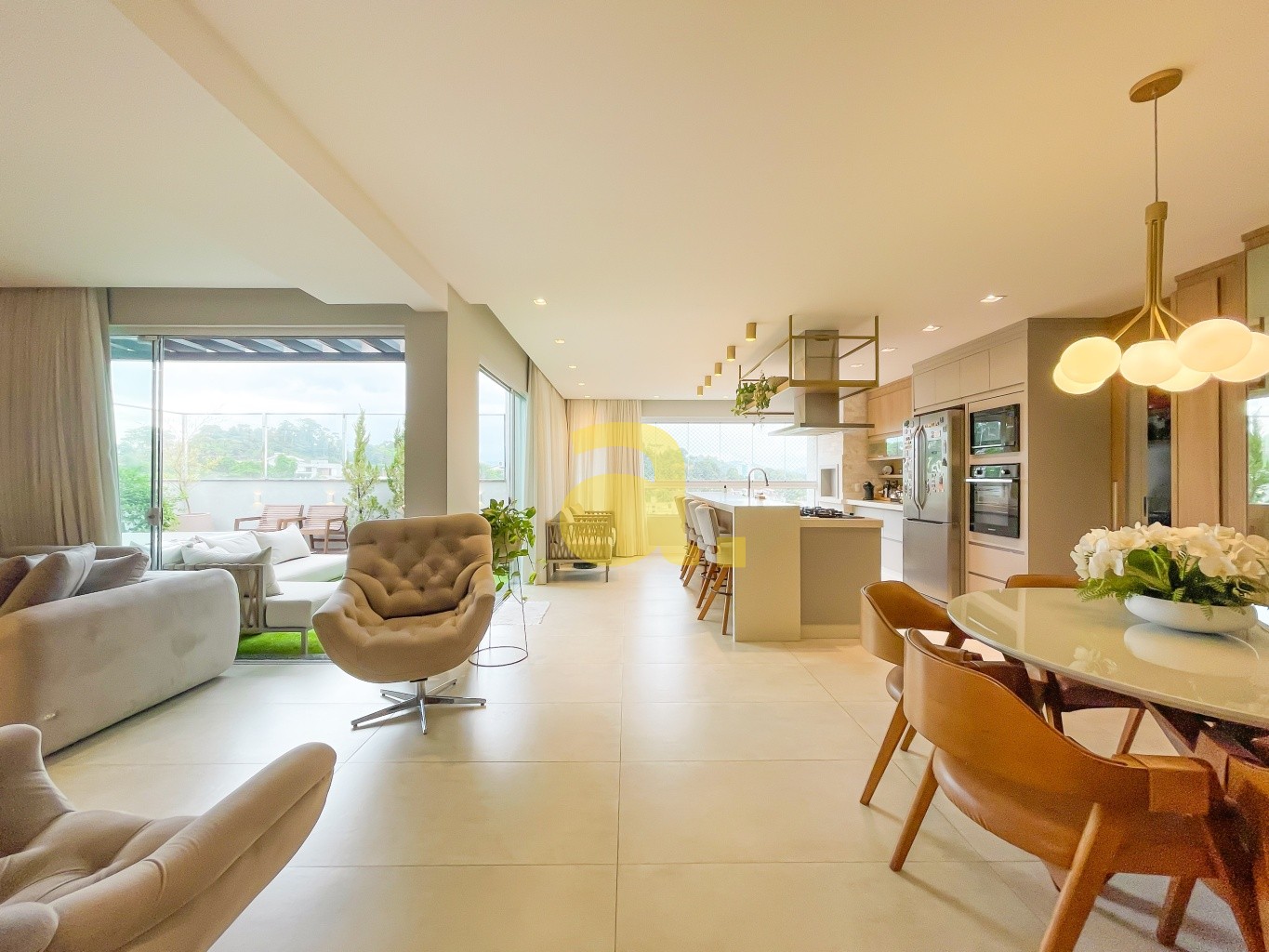 Cobertura, 4 quartos, 212 m² - Foto 2