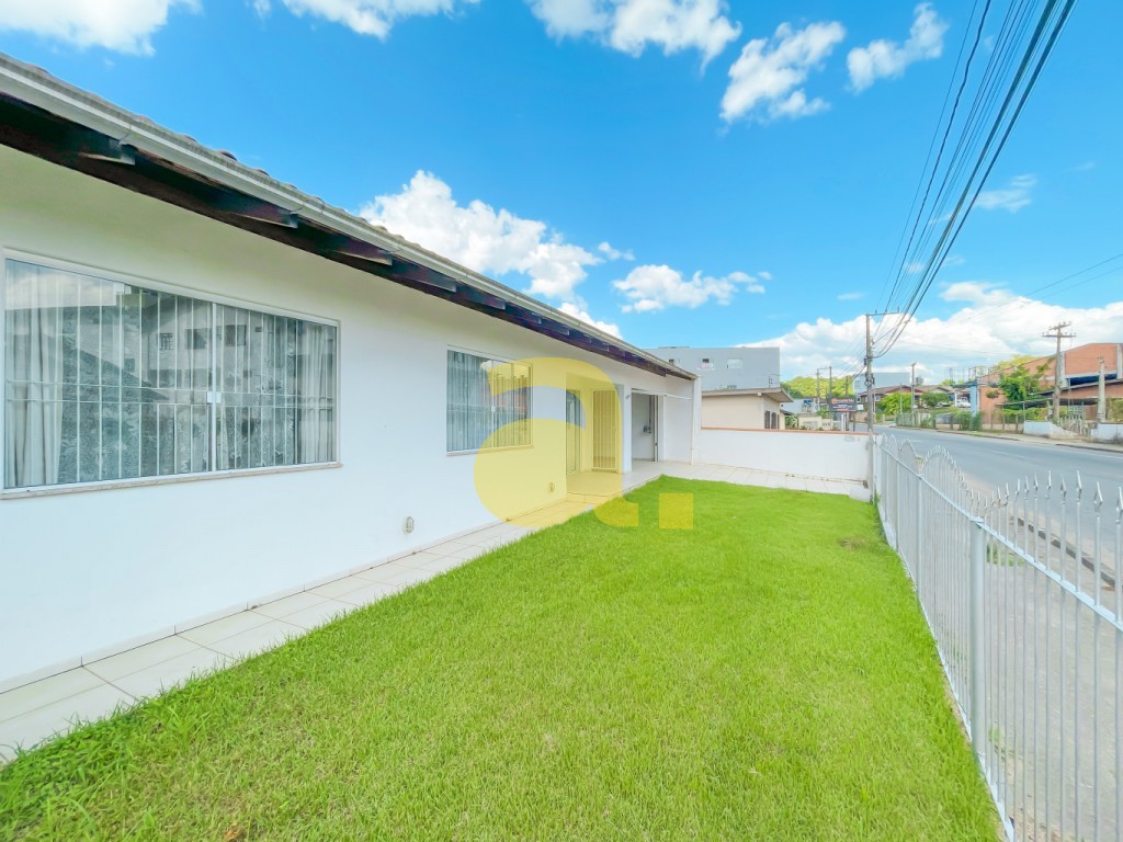 Casa para alugar com 5 quartos, 280m² - Foto 3