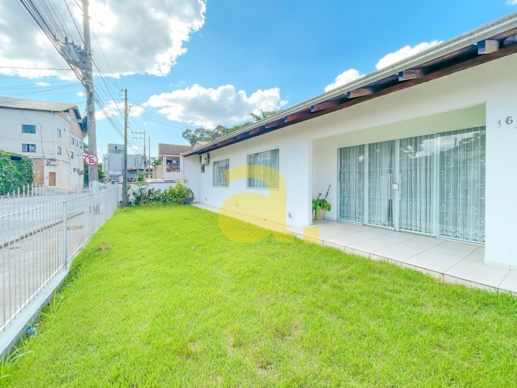 Casa para alugar com 5 quartos, 280m² - Foto 2