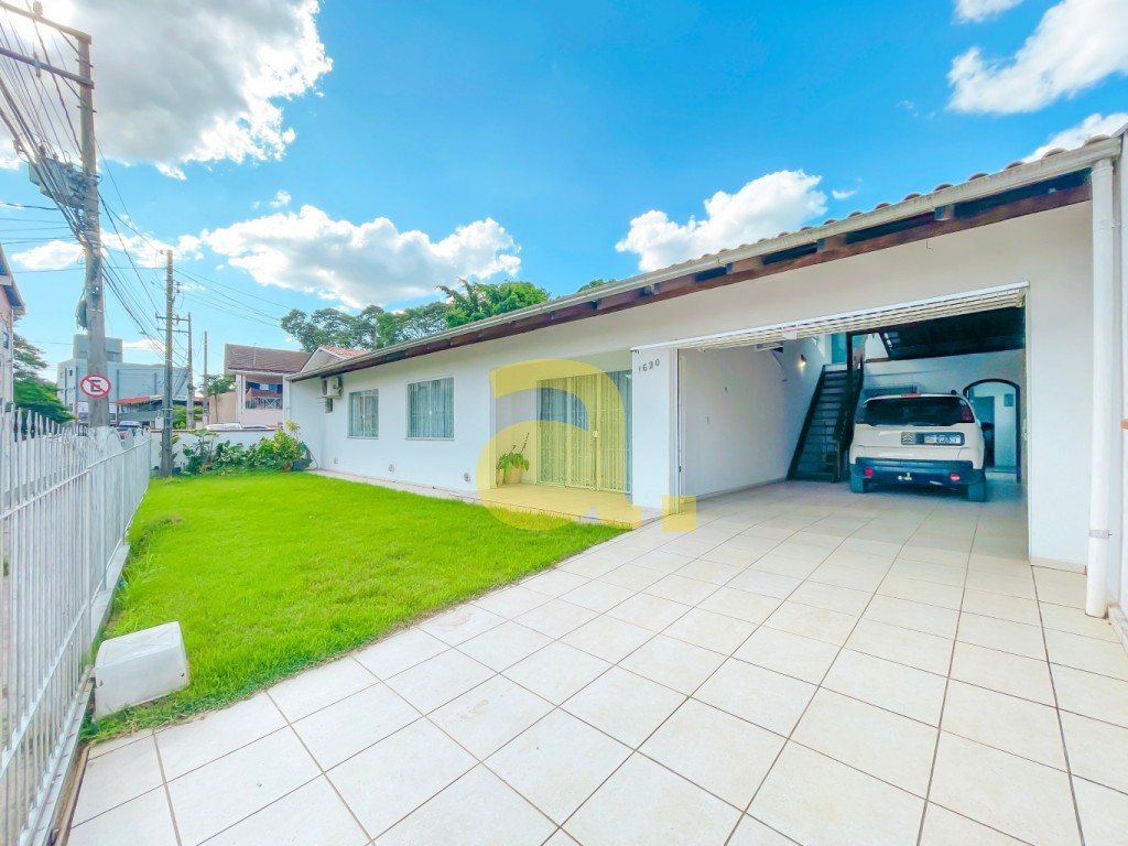 Casa para alugar com 5 quartos, 280m² - Foto 1