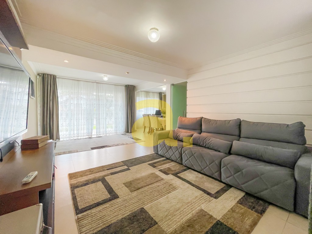 Casa para alugar com 5 quartos, 280m² - Foto 4