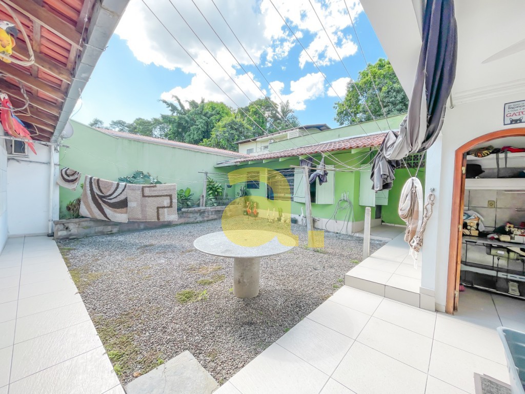 Casa para alugar com 5 quartos, 280m² - Foto 17