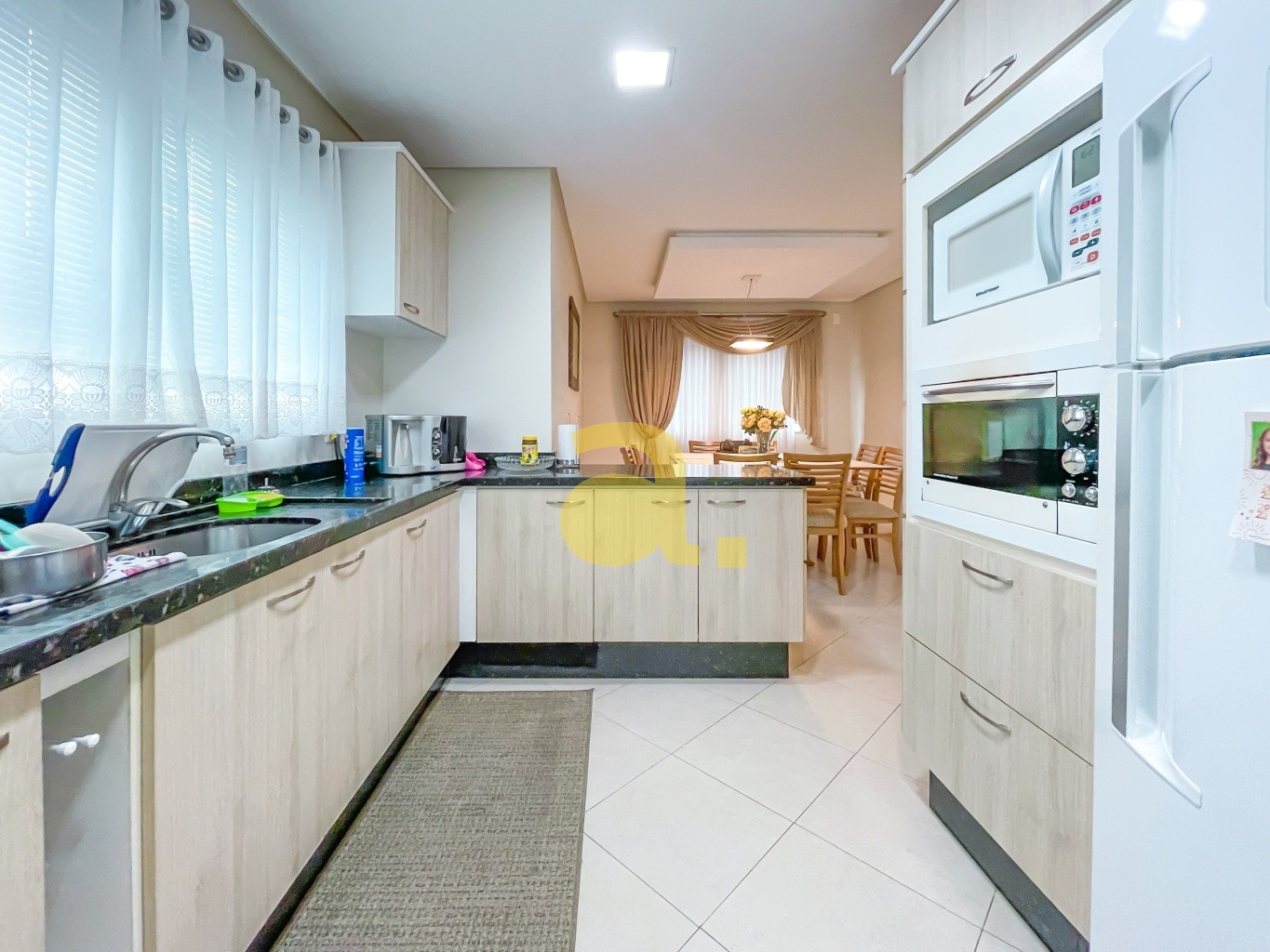 Casa para alugar com 3 quartos, 234m² - Foto 15
