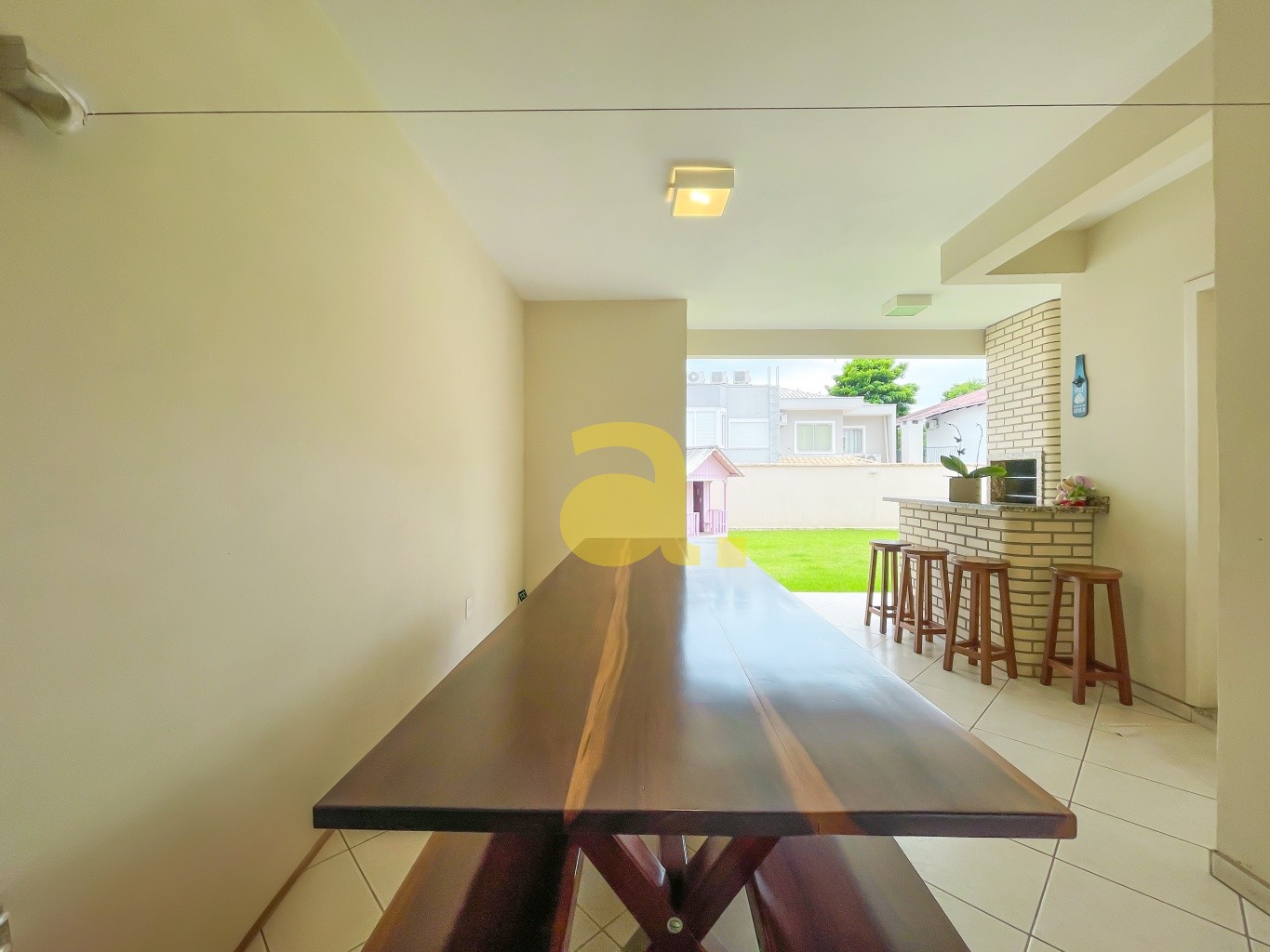 Casa para alugar com 3 quartos, 234m² - Foto 8