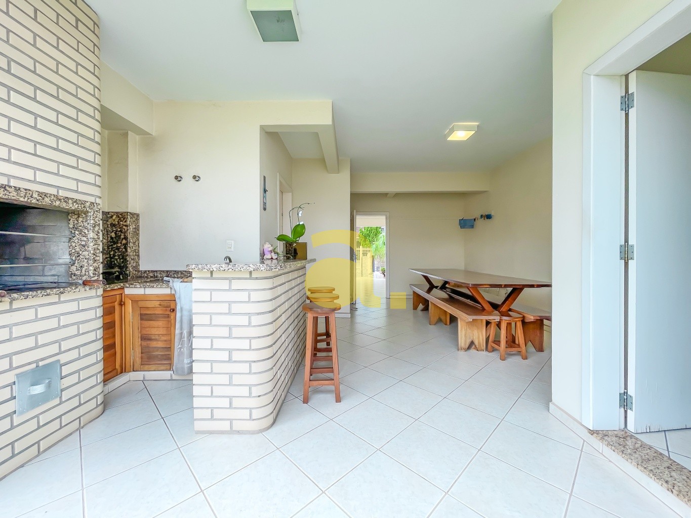 Casa para alugar com 3 quartos, 234m² - Foto 6