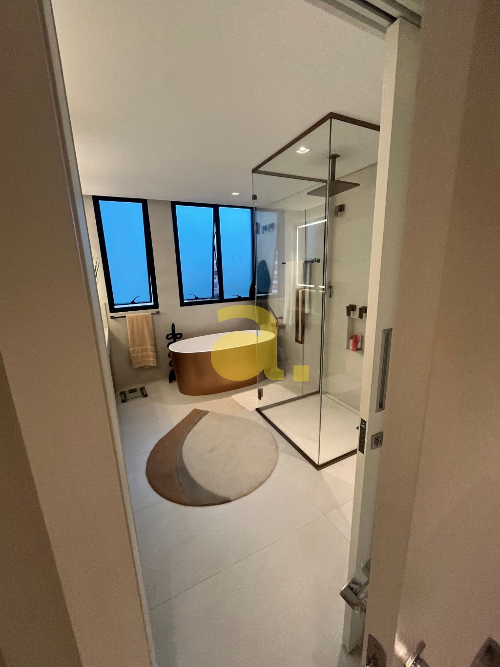 Apartamento à venda com 4 quartos, 200m² - Foto 14