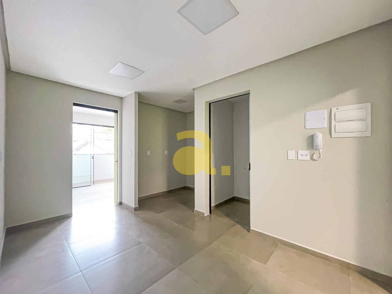 Apartamento à venda com 1 quarto, 35m² - Foto 2