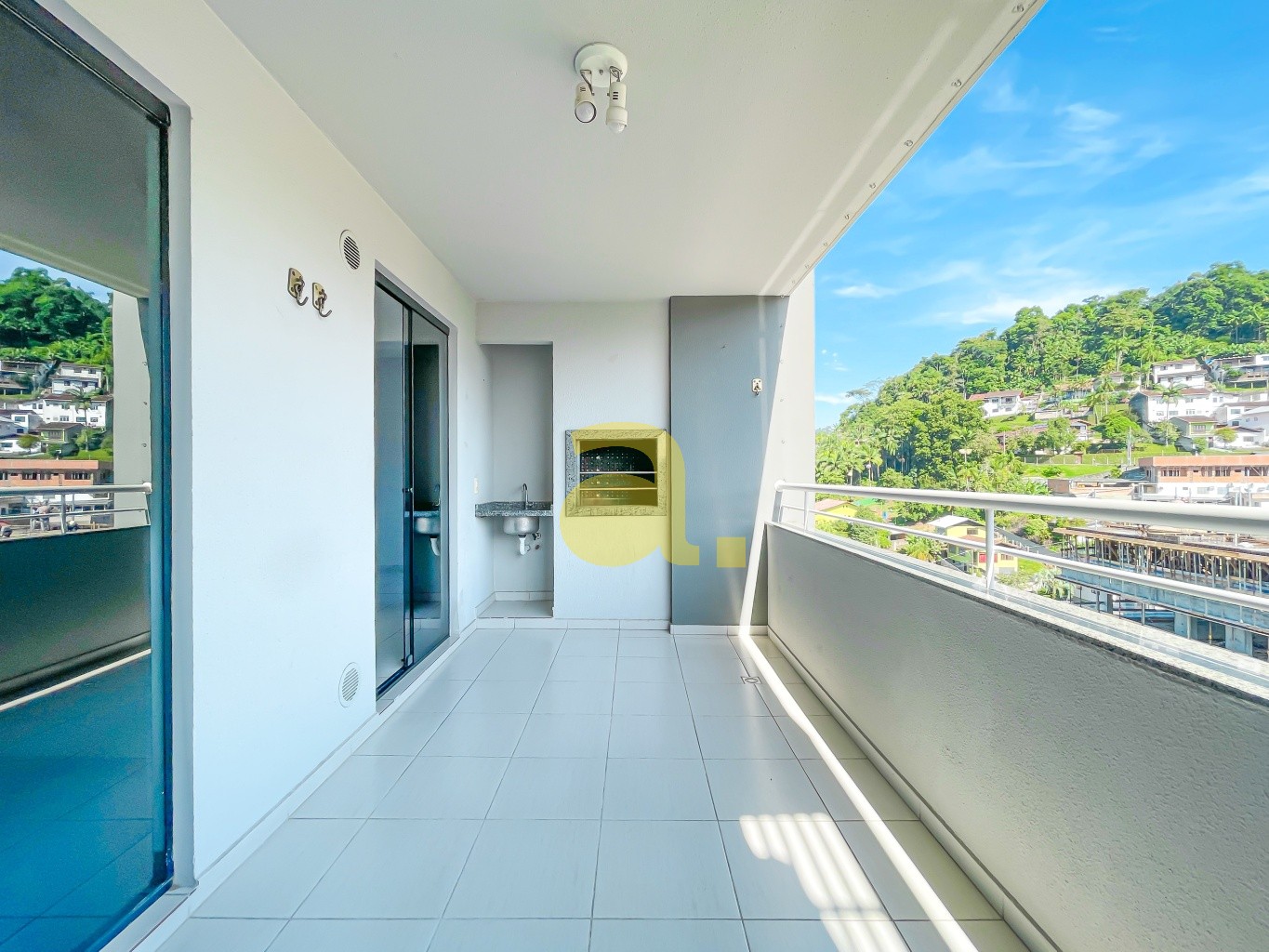 Apartamento para alugar com 3 quartos, 103m² - Foto 1