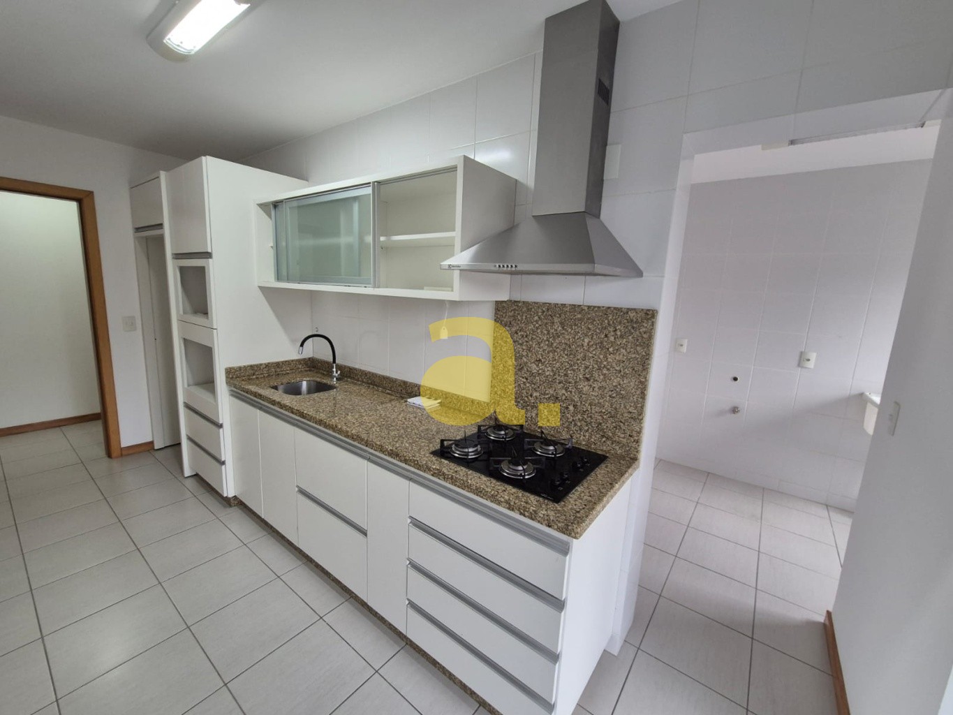 Apartamento para alugar com 3 quartos, 103m² - Foto 4