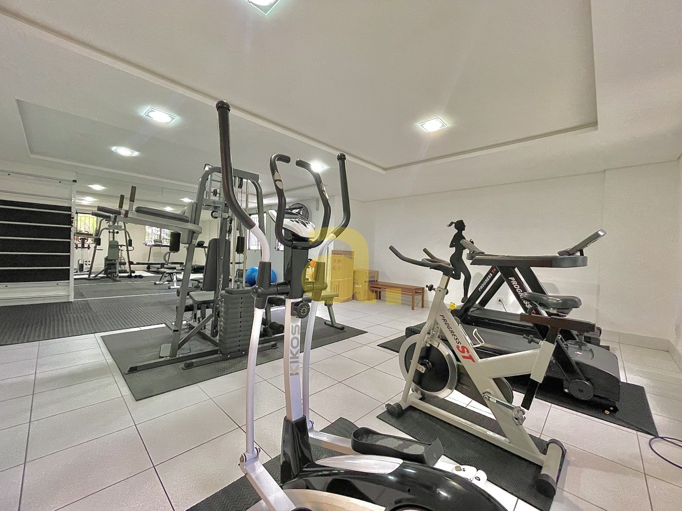 Apartamento para alugar com 3 quartos, 103m² - Foto 8
