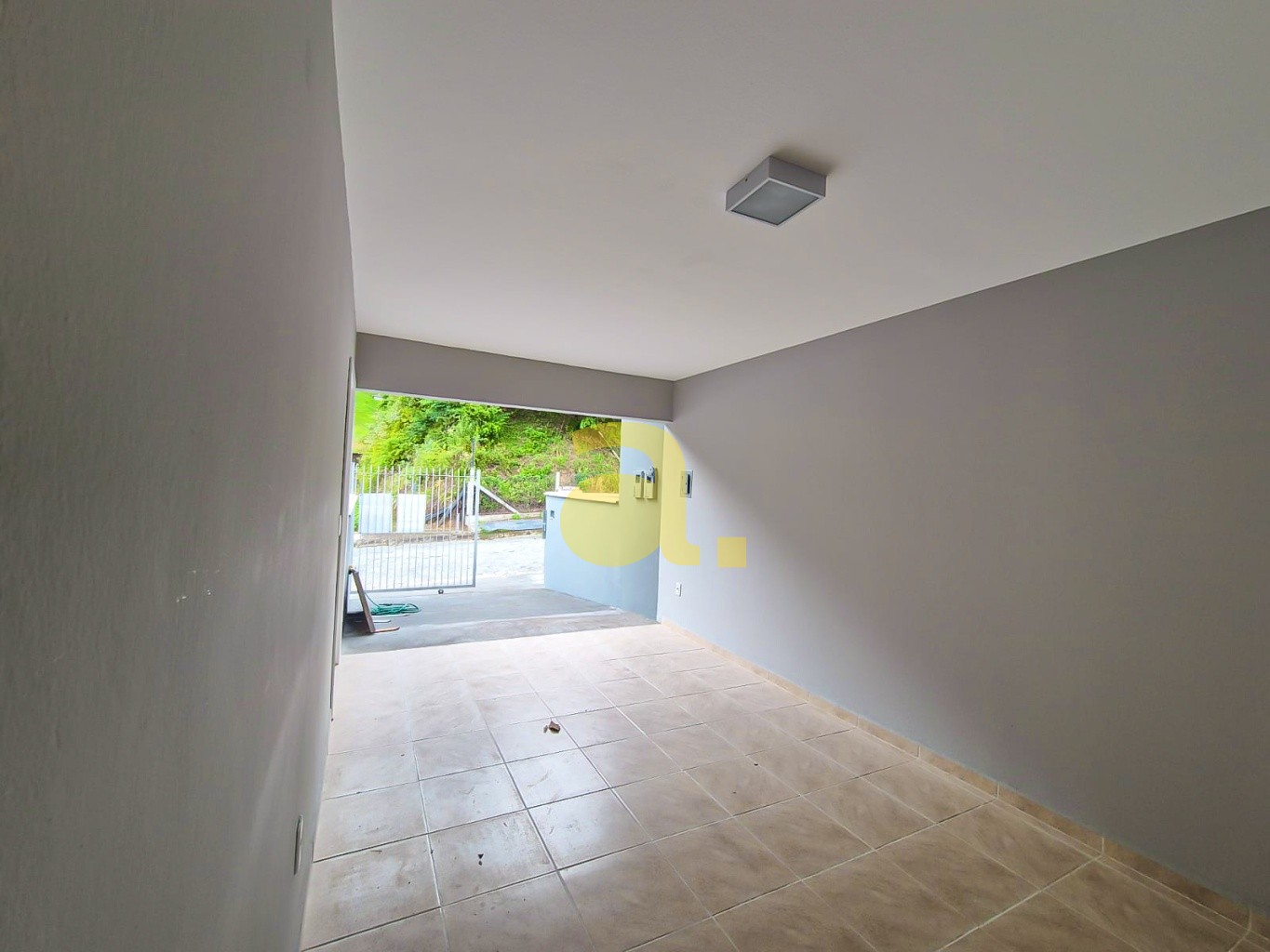 Casa para alugar com 3 quartos, 95m² - Foto 2