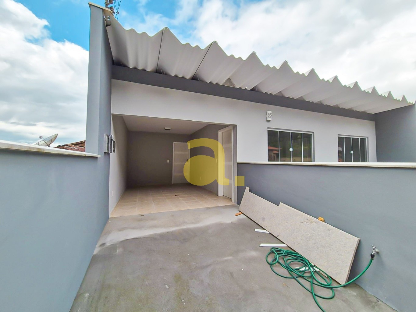 Casa para alugar com 3 quartos, 95m² - Foto 1