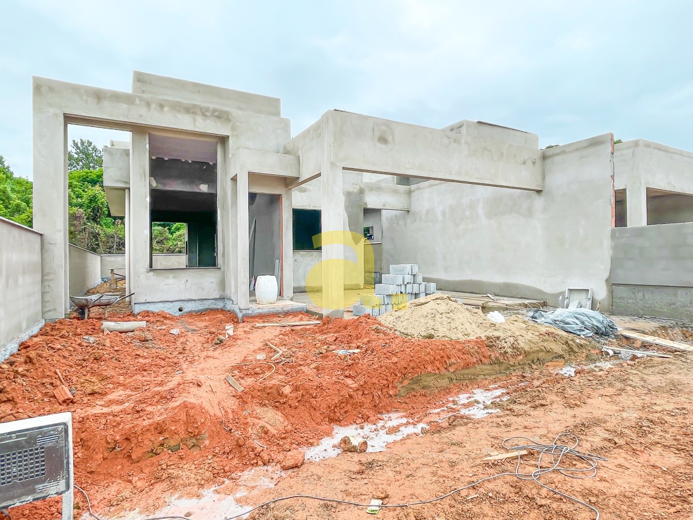 Casa à venda com 3 quartos, 101m² - Foto 2
