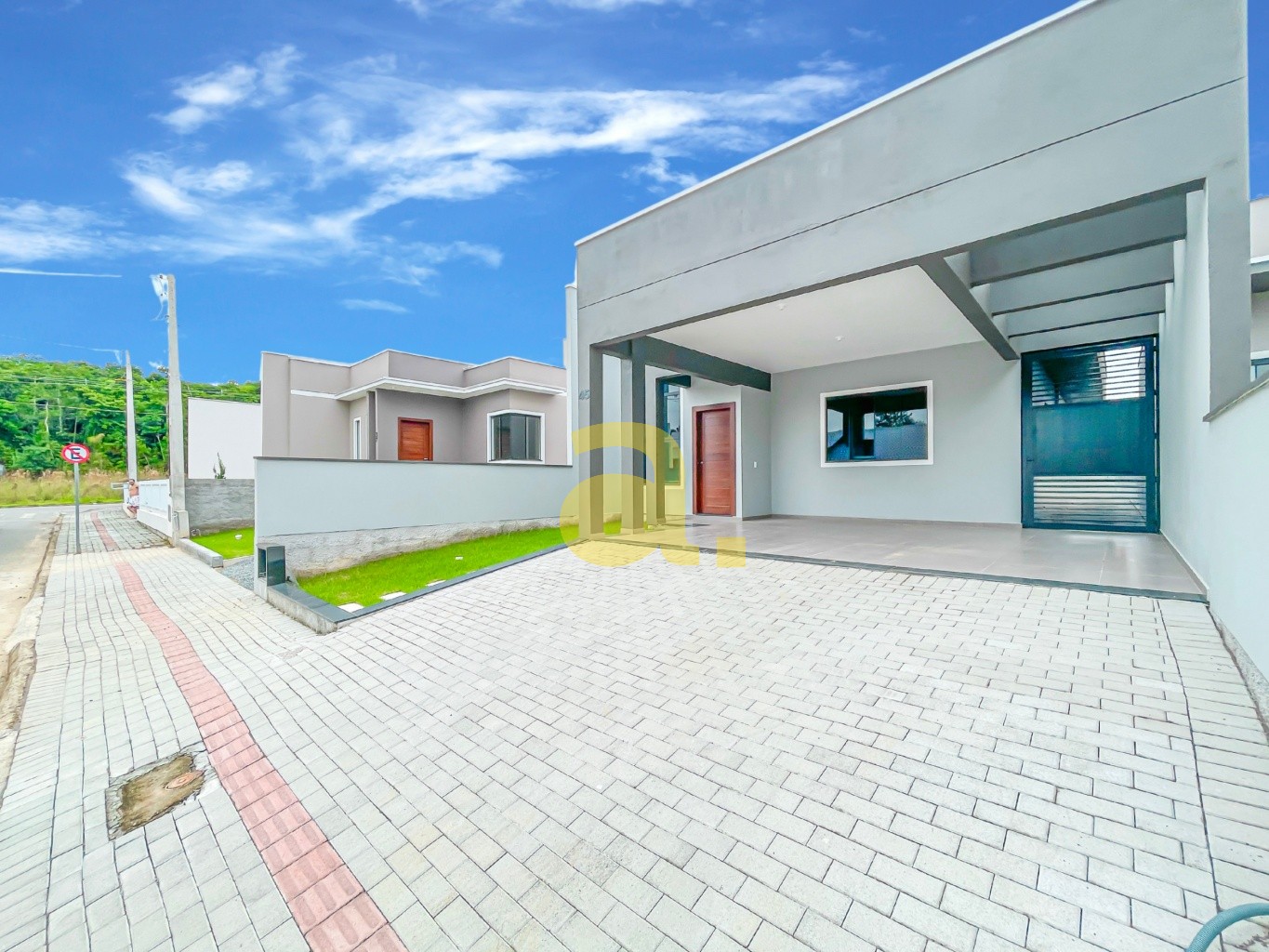 Casa à venda com 3 quartos, 101m² - Foto 2