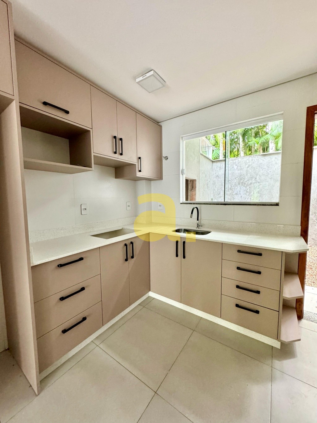 Sobrado à venda com 2 quartos, 73m² - Foto 2