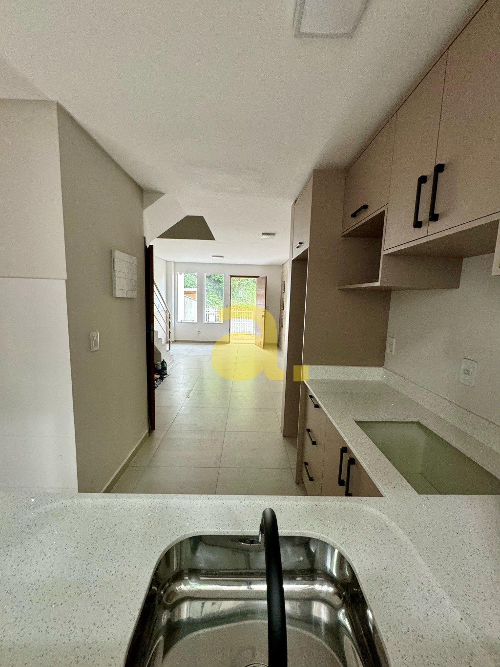 Sobrado à venda com 2 quartos, 73m² - Foto 4