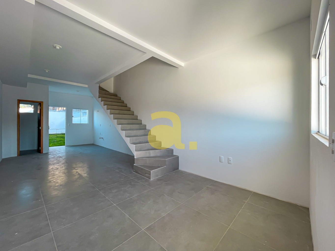 Sobrado à venda com 2 quartos, 90m² - Foto 1