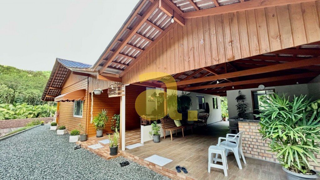 Casa à venda com 2 quartos, 110m² - Foto 2