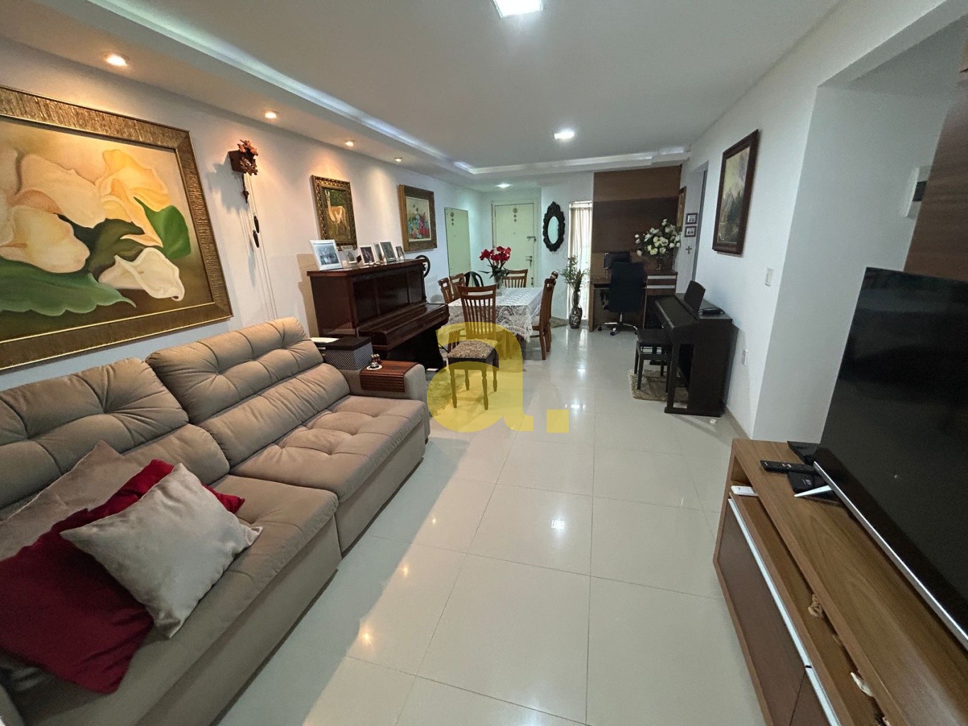 Apartamento à venda com 2 quartos, 125m² - Foto 3