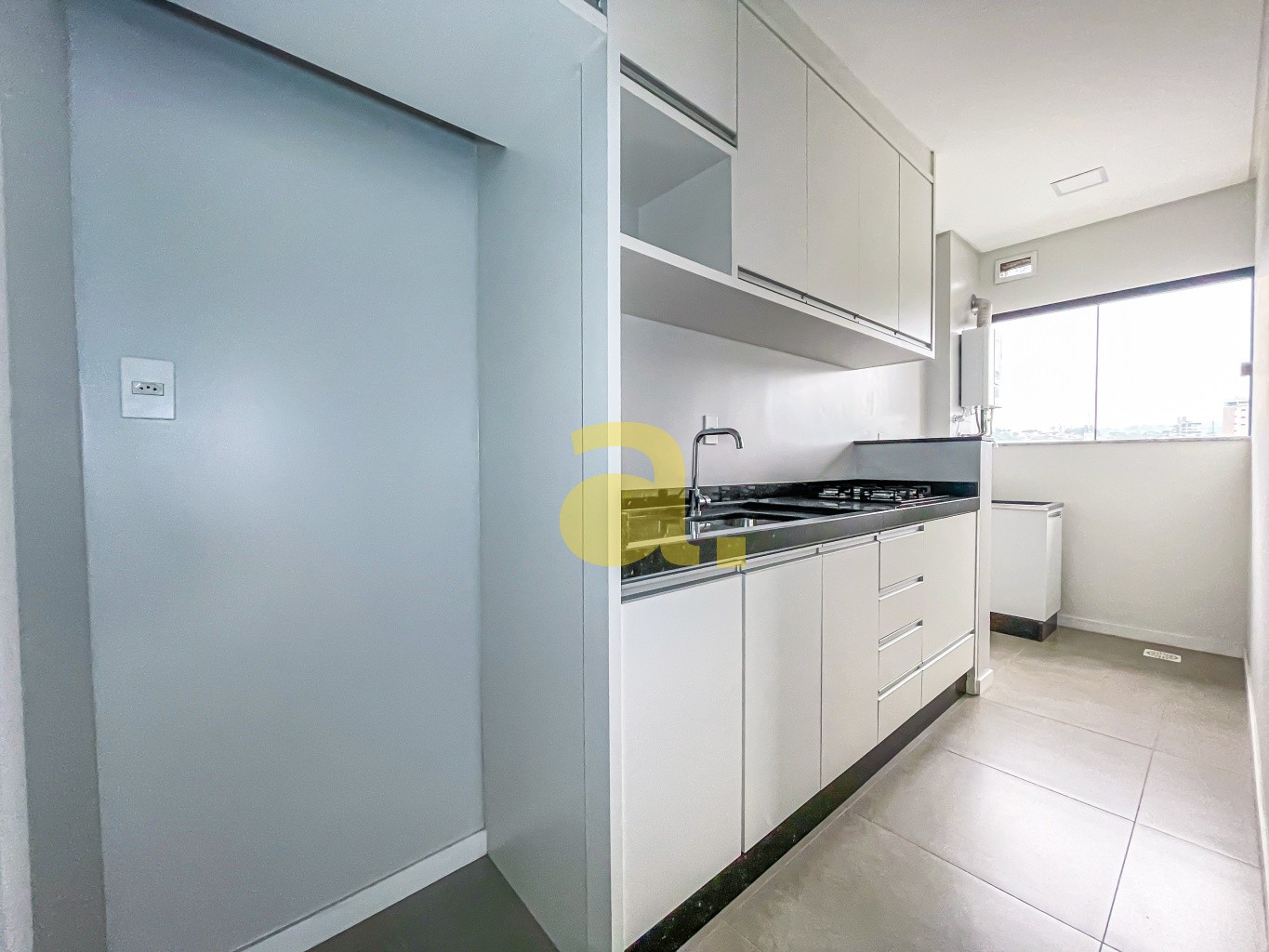 Cobertura à venda com 2 quartos, 75m² - Foto 4