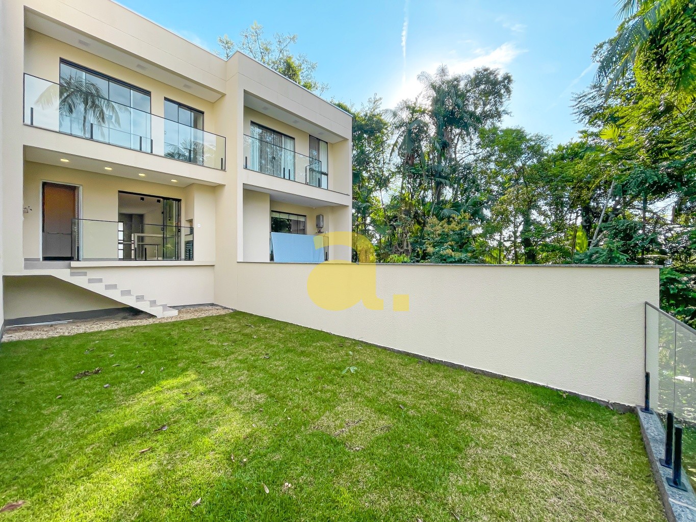 Sobrado à venda com 3 quartos, 138m² - Foto 1