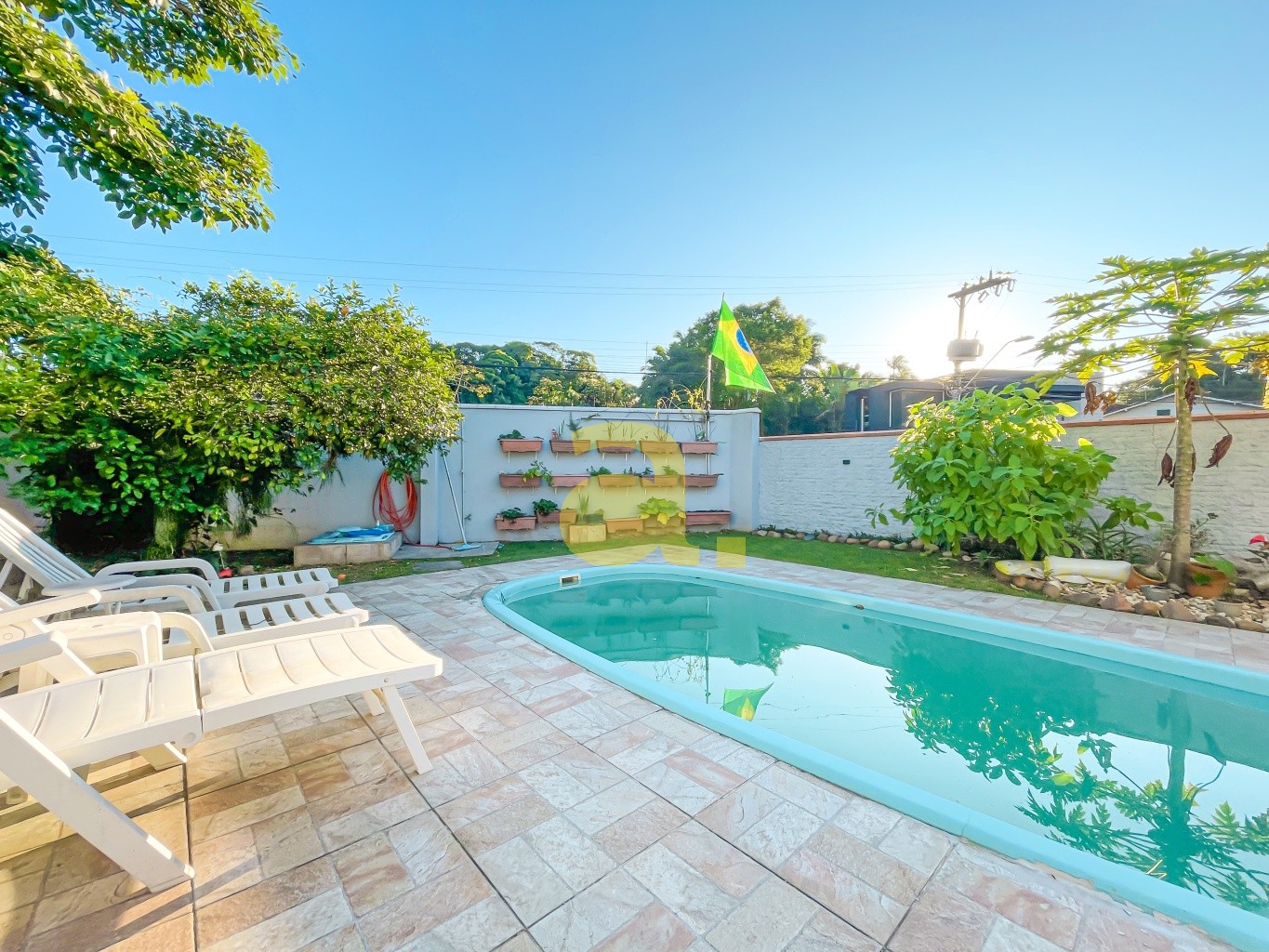 Casa à venda com 3 quartos, 132m² - Foto 1
