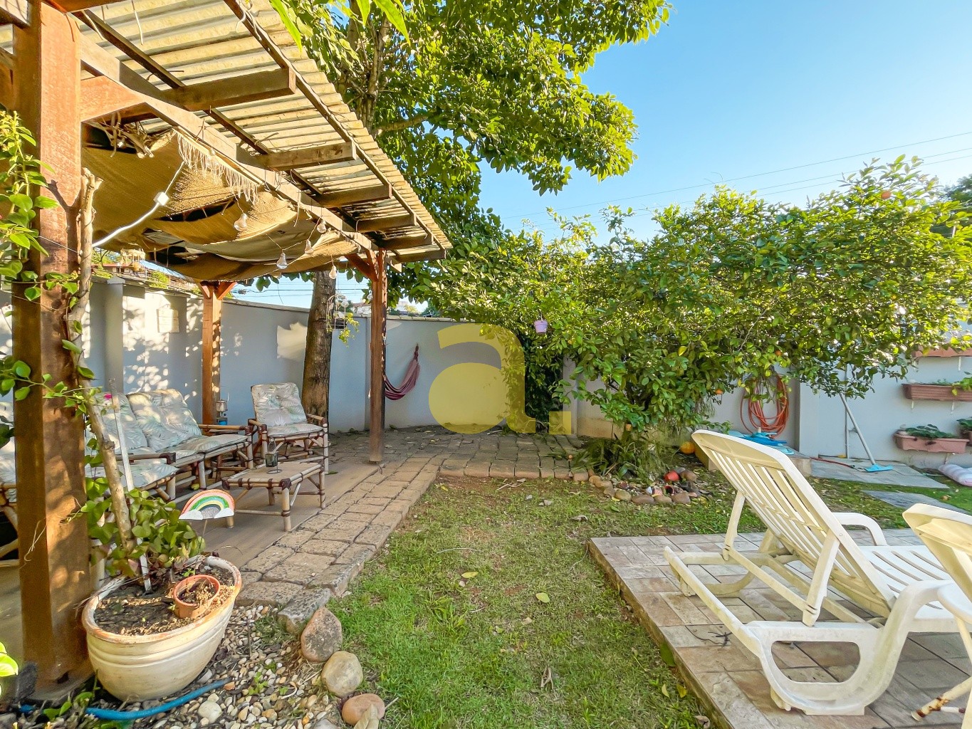 Casa à venda com 3 quartos, 132m² - Foto 2