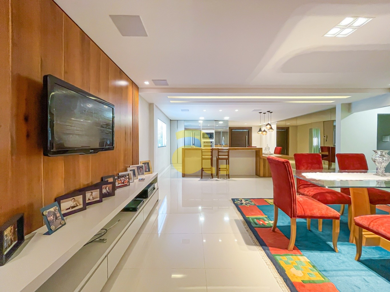 Casa, 4 quartos, 200 m² - Foto 1