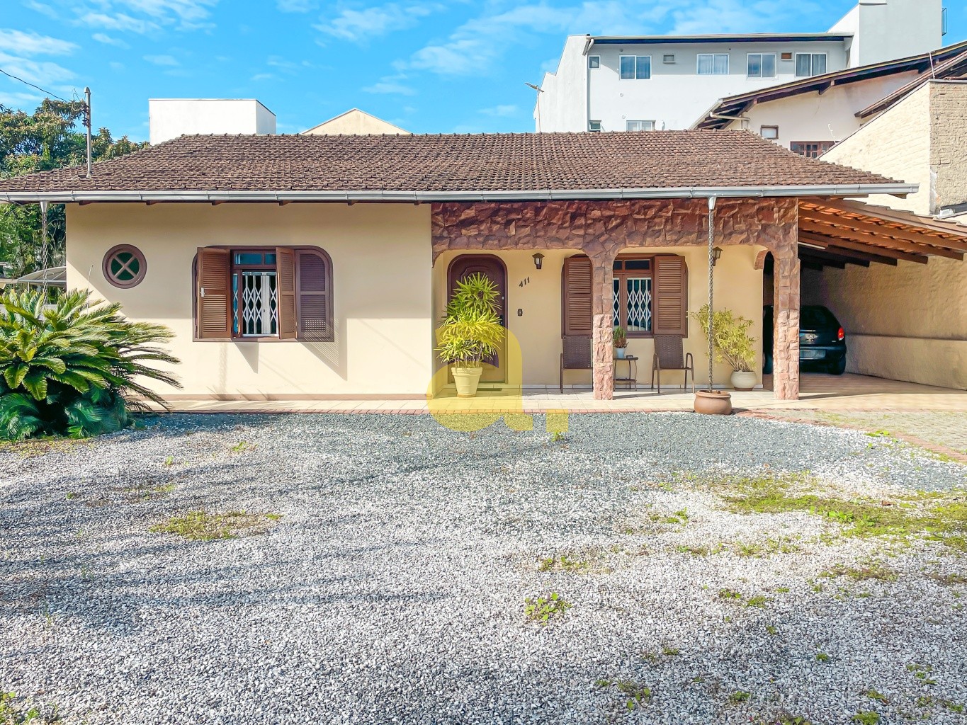 Casa para alugar com 4 quartos, 200m² - Foto 2