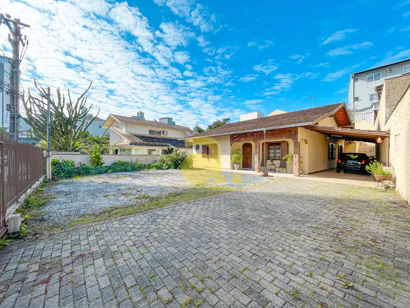 Casa para alugar com 4 quartos, 200m² - Foto 4