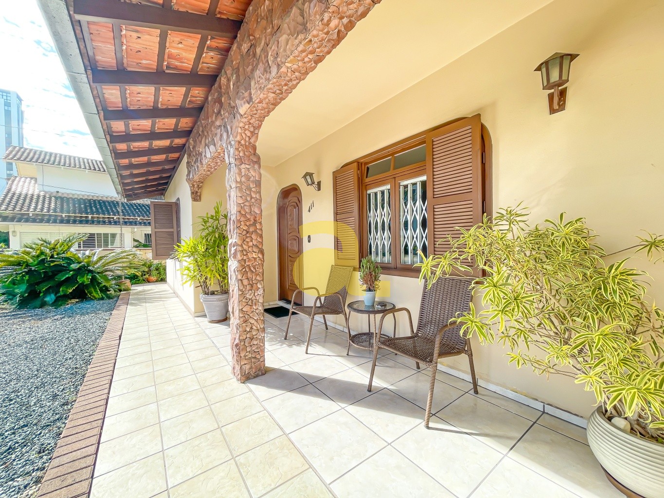 Casa para alugar com 4 quartos, 200m² - Foto 3