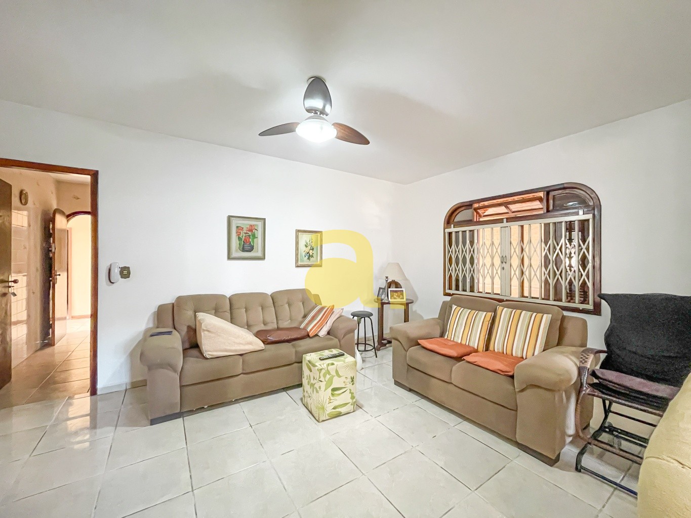 Casa para alugar com 4 quartos, 200m² - Foto 11