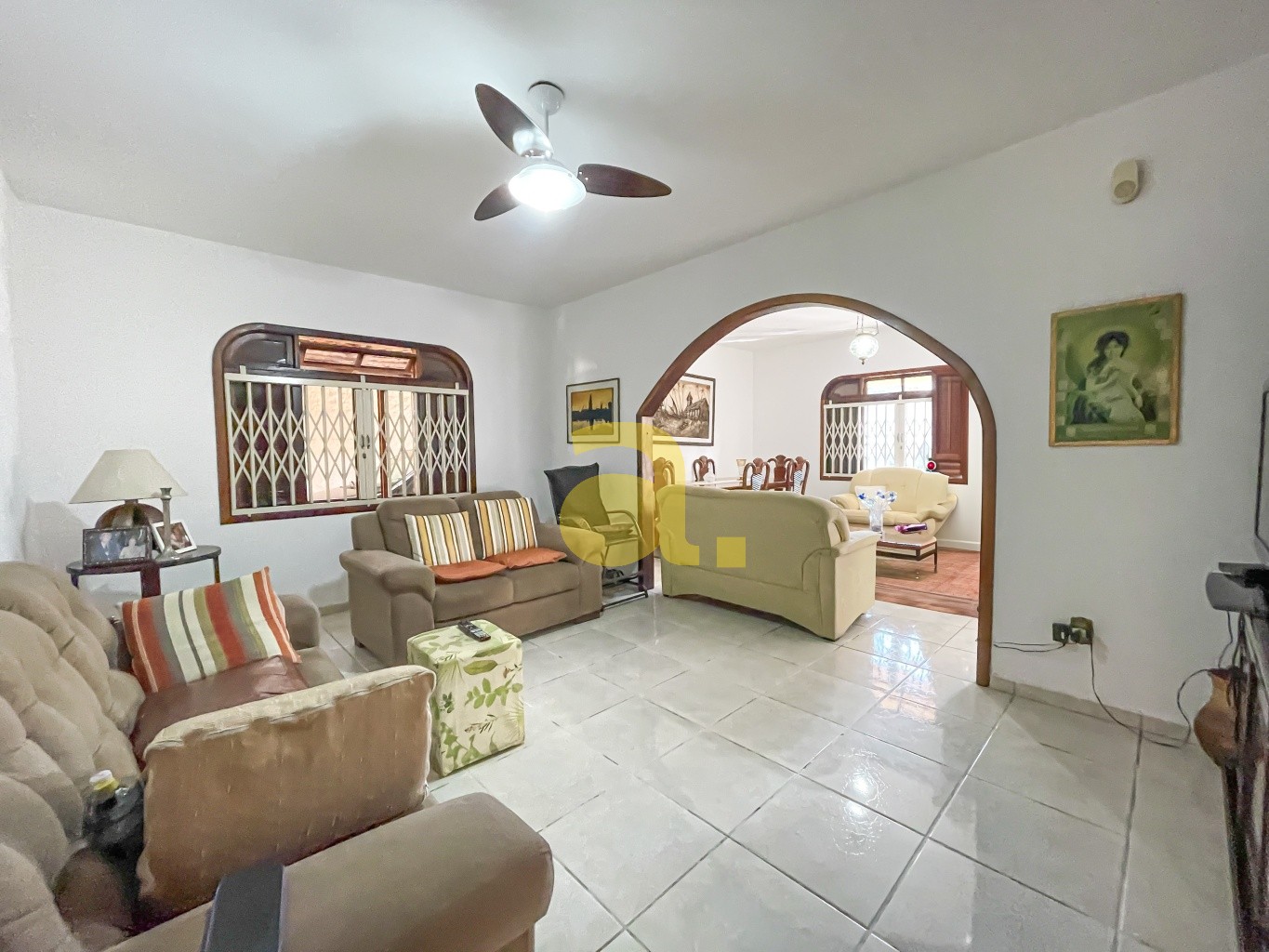 Casa para alugar com 4 quartos, 200m² - Foto 10