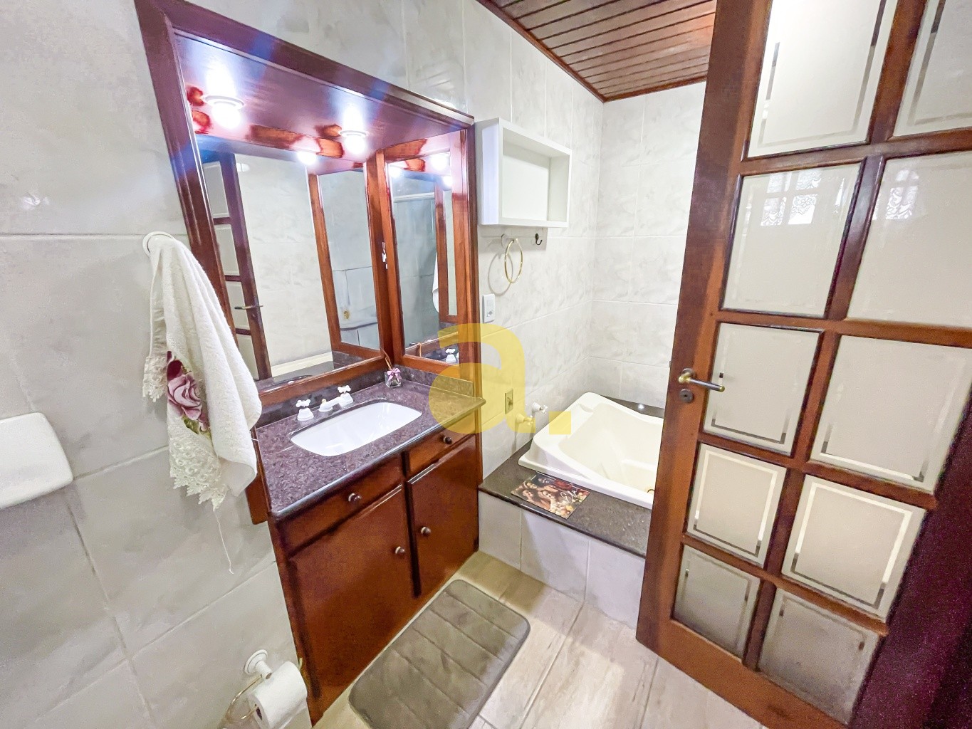 Casa à venda com 3 quartos, 235m² - Foto 18