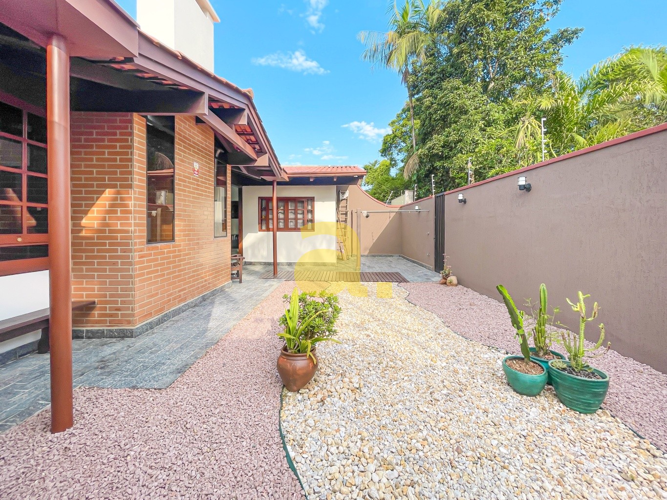 Casa à venda com 3 quartos, 235m² - Foto 4