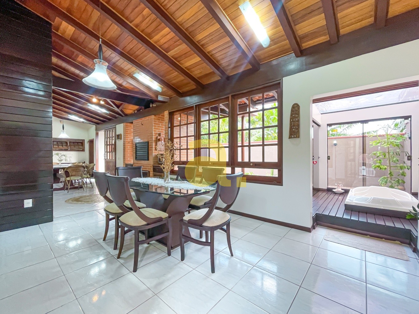 Casa à venda com 3 quartos, 235m² - Foto 6