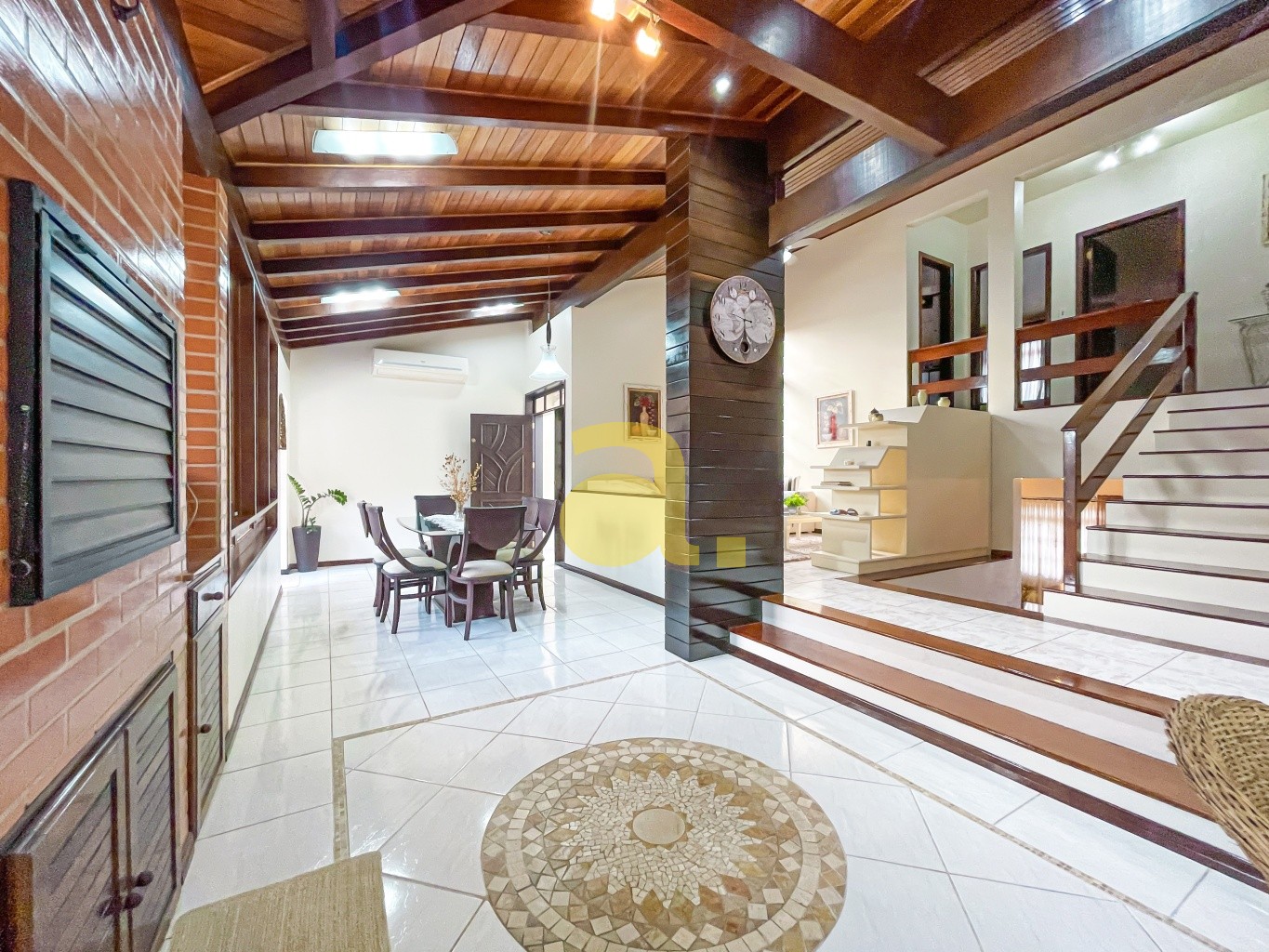 Casa à venda com 3 quartos, 235m² - Foto 9