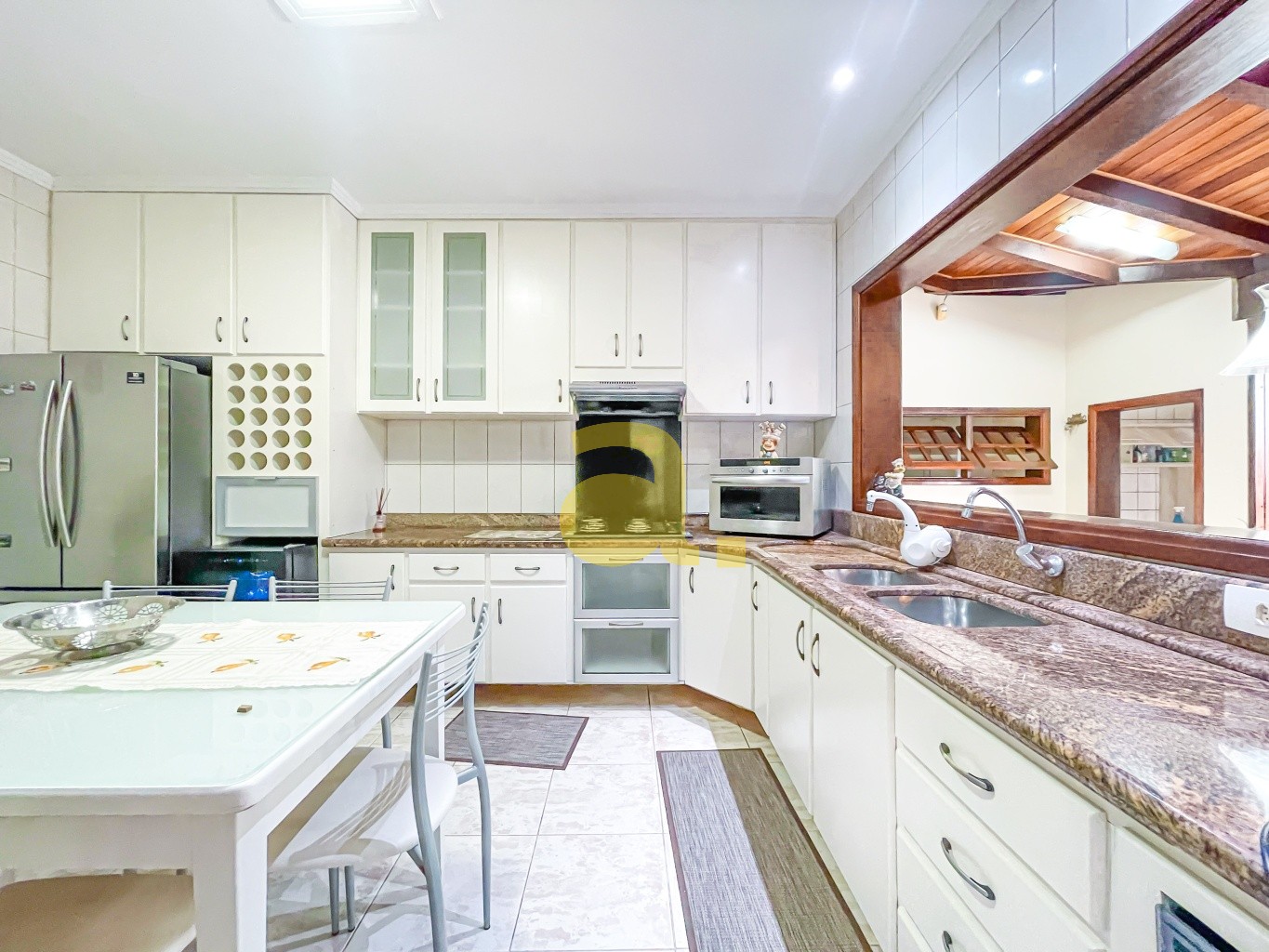 Casa à venda com 3 quartos, 235m² - Foto 11
