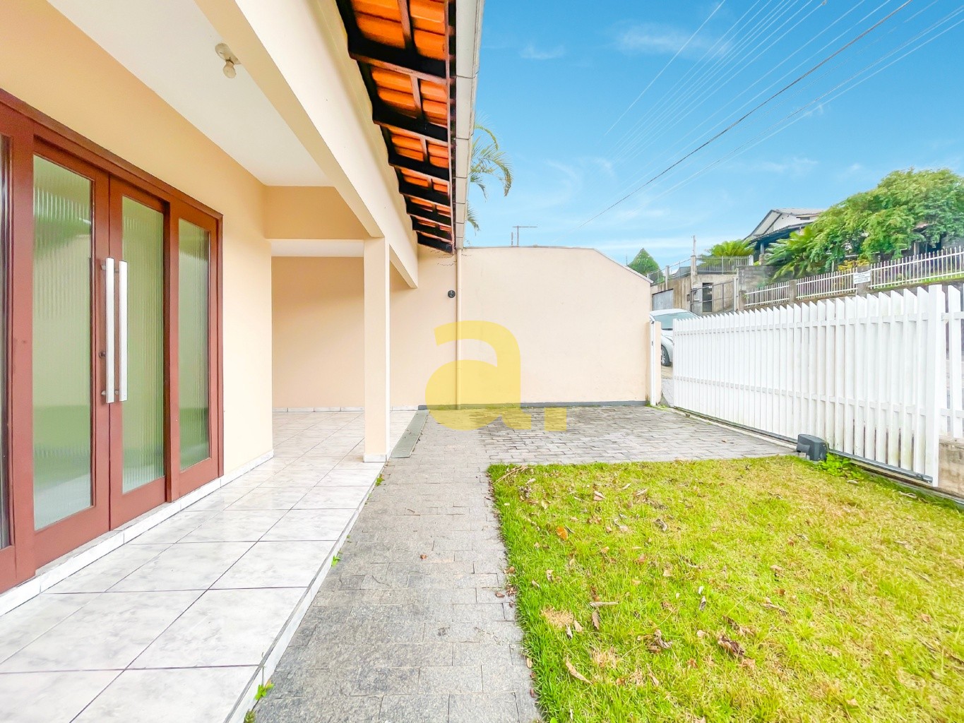 Casa à venda com 2 quartos, 90m² - Foto 3