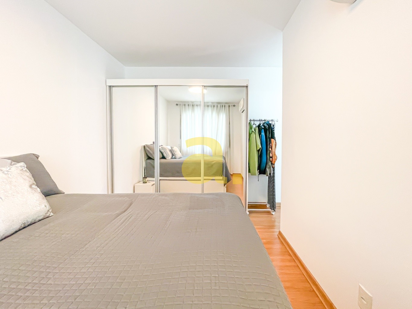 Apartamento à venda com 2 quartos, 77m² - Foto 5