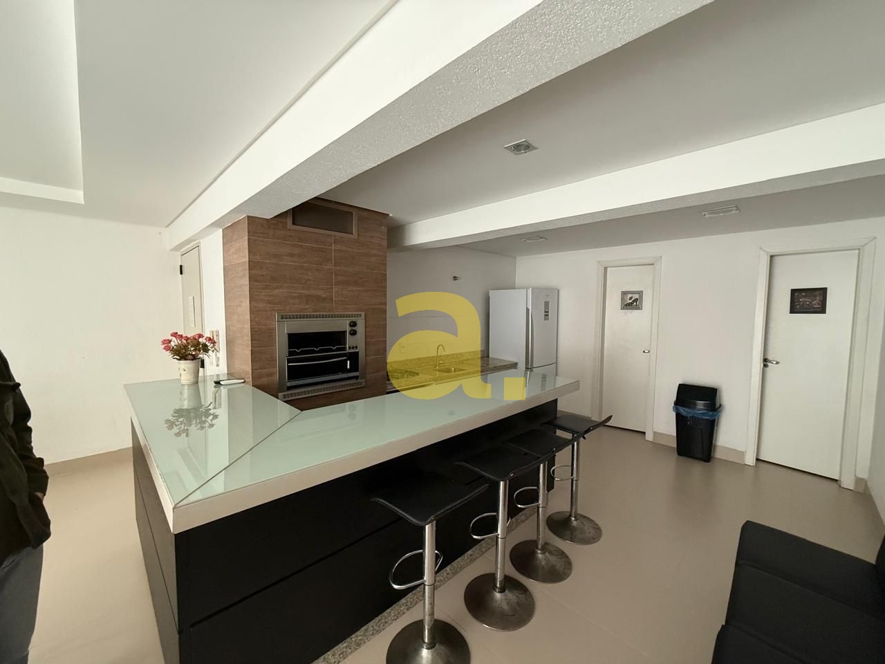 Apartamento à venda com 2 quartos, 64m² - Foto 7
