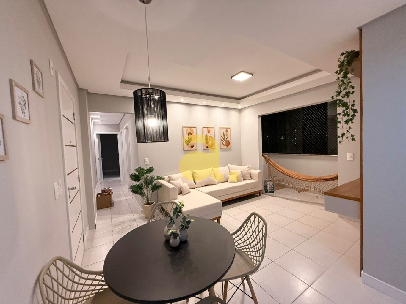 Apartamento à venda com 2 quartos, 64m² - Foto 4